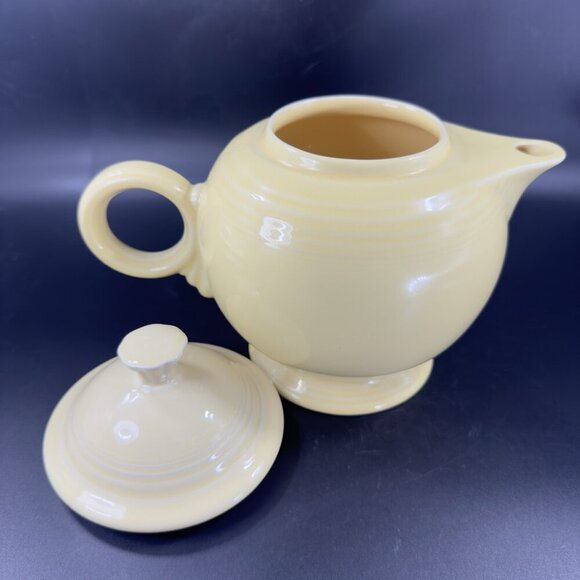 Fiesta Light Yellow Teapot Carafe Homer Laughlin USA Ceramic With Lid Marked VTG - Picture 7 of 14